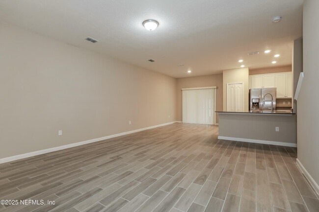 Foto del edificio - 7419 Palm Hills Dr