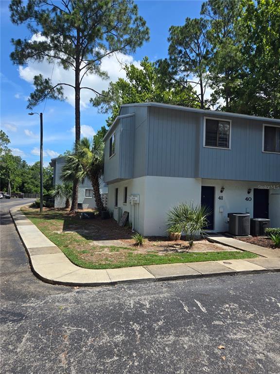 Building Photo - 3600 SW 19th Ave