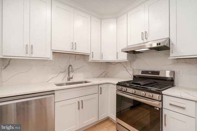 Foto del edificio - 523 Constitution Ave NE