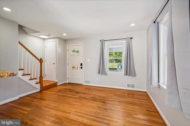 Building Photo - 2709 Albemarle Dr