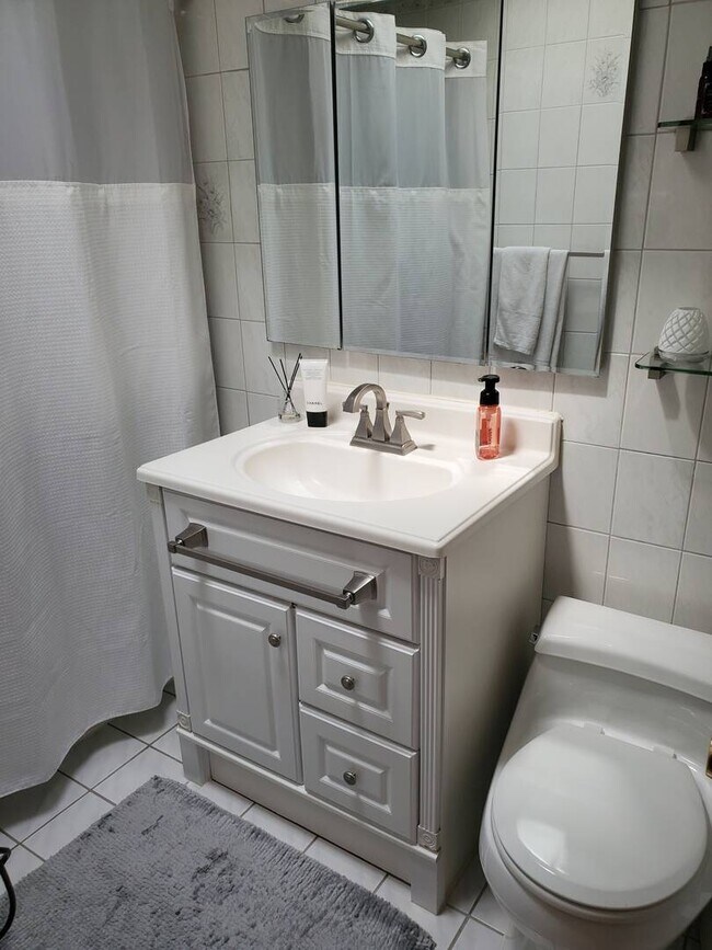 Foto del edificio - 2600 E 64th St