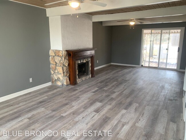 Building Photo - 3 br, 1.5 bath House - 906 N 71st St.