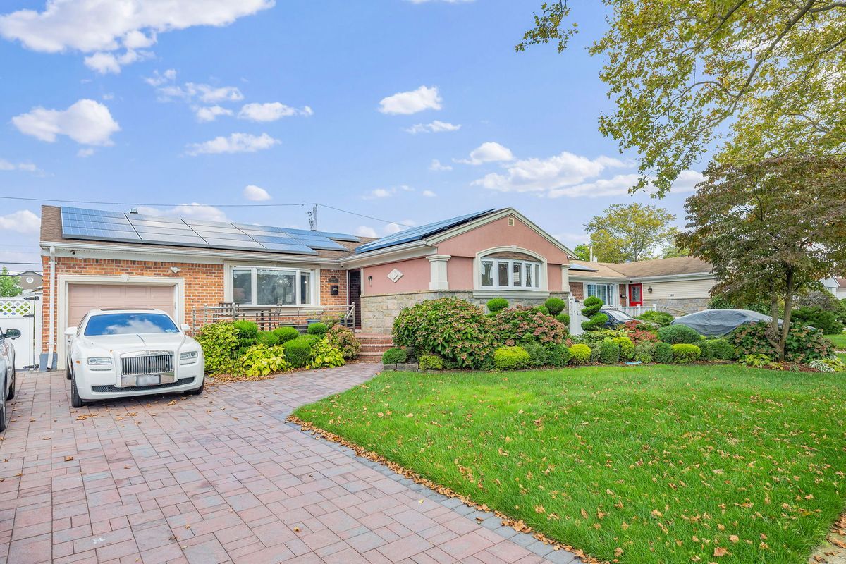 Primary Photo - 2282 Baylis Ave