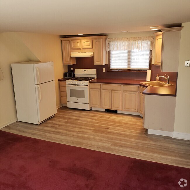 Somerset Lawns Apartments for Rent Elmont, NY 1 Rentals