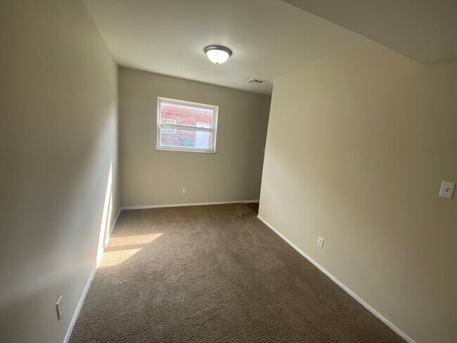 Building Photo - 3109 E Livingston Ave