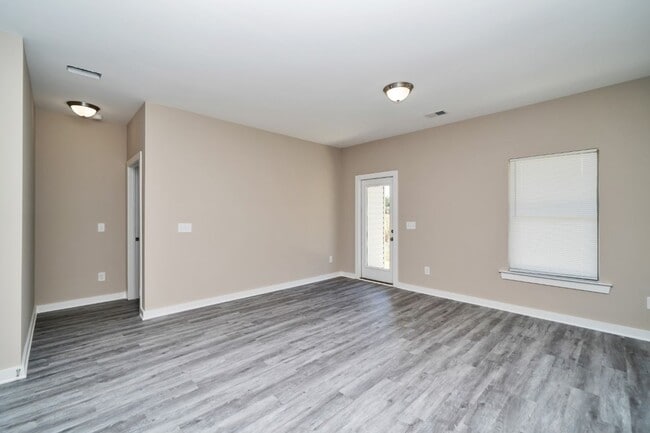 Foto del edificio - 5529 Blue Jay Cir