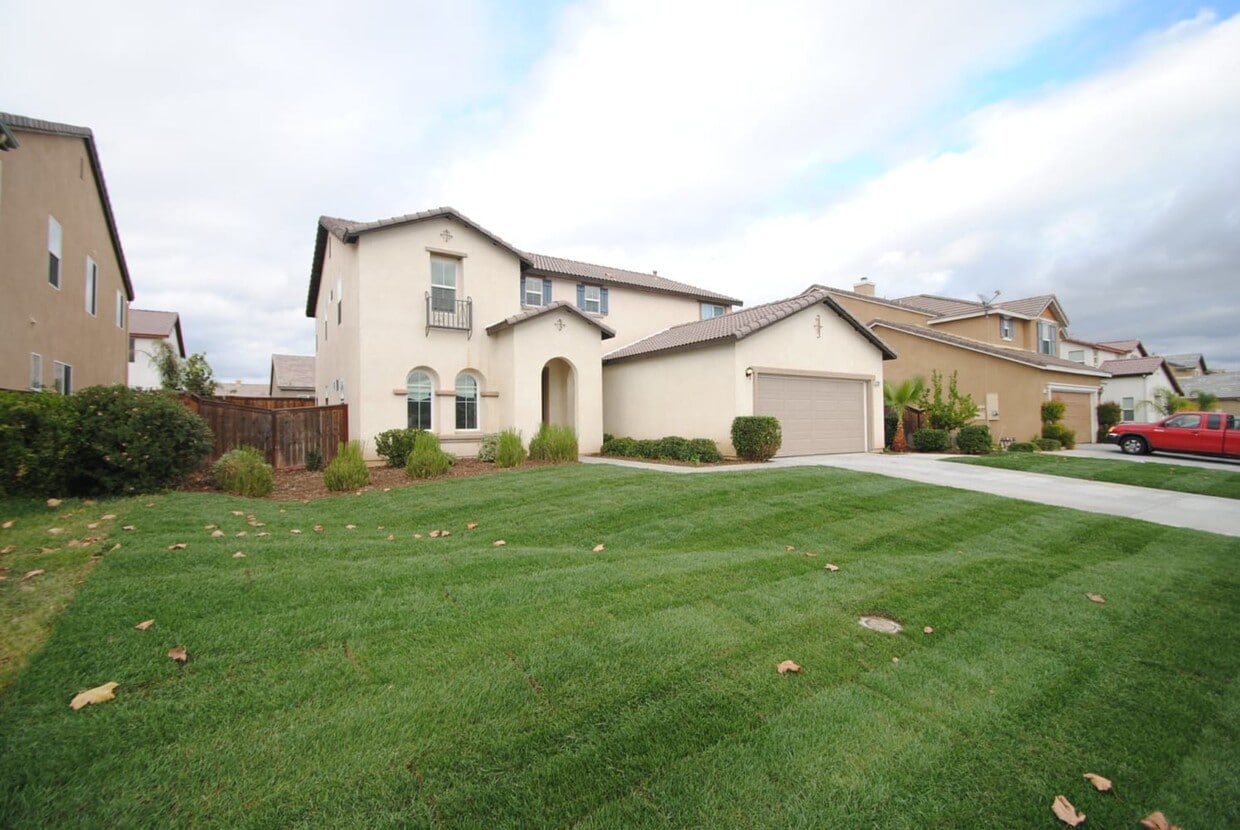 Primary Photo - 27182 Delphinium Ave