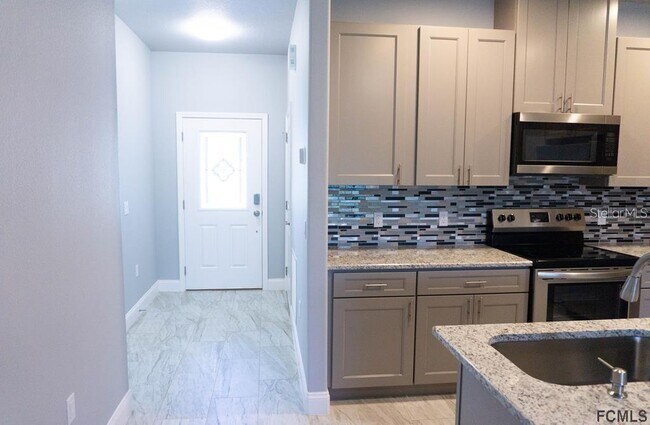 Building Photo - 59 Fanshawe Ln