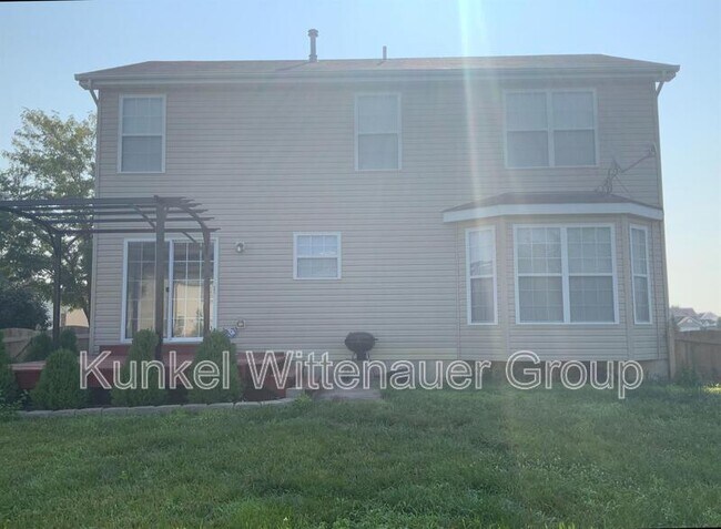 Foto del edificio - 2437 Larchmont Dr