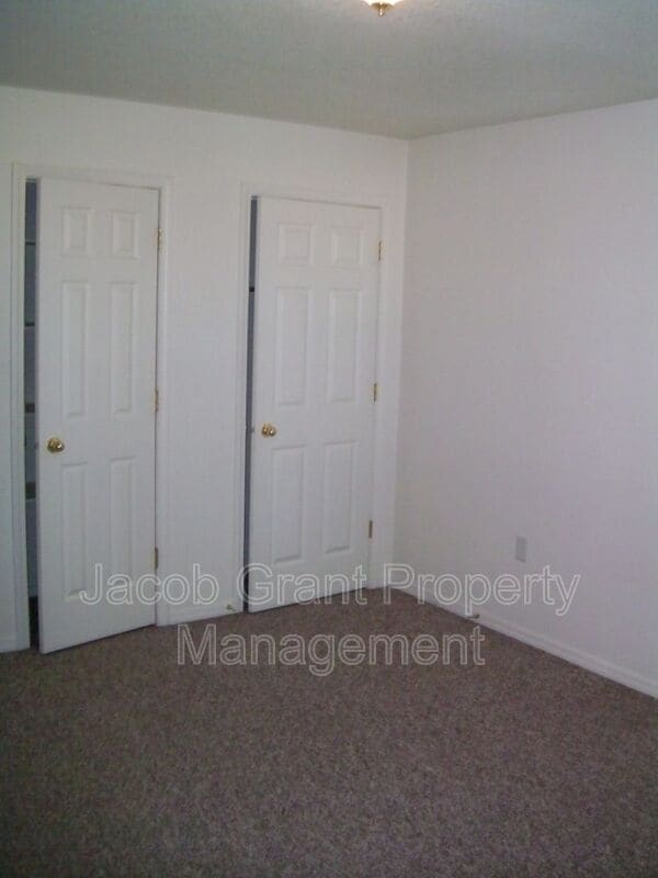 Building Photo - 1378 Curlew Ave