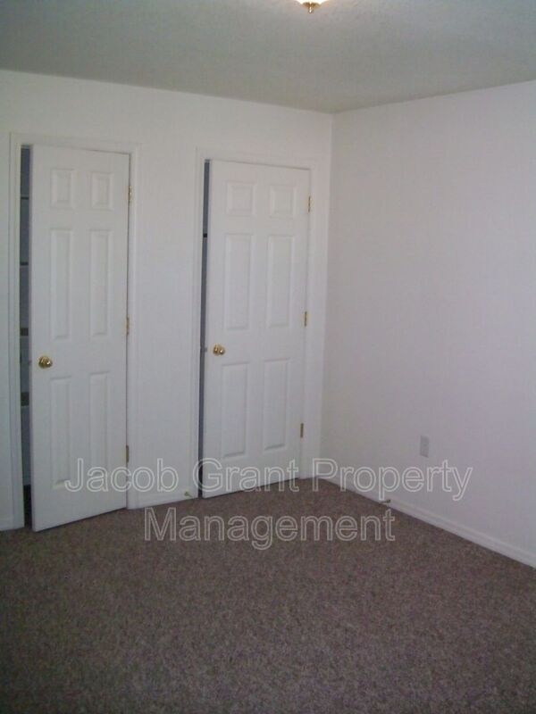 Foto del edificio - 1378 Curlew Ave