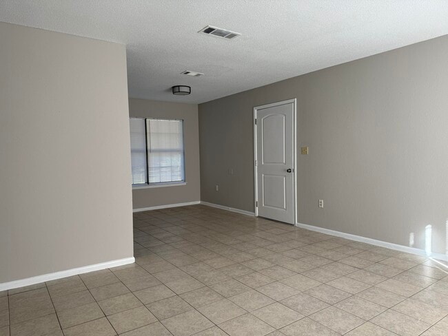 Building Photo - 298 Cross Dr