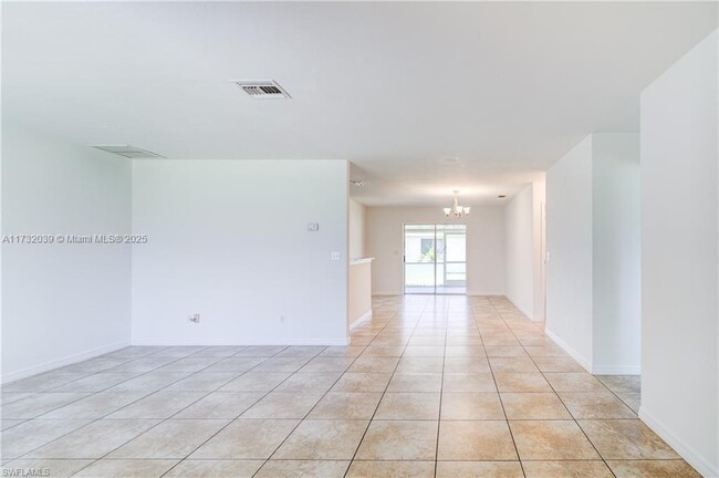 Building Photo - 1107 Cape Coral Pkwy W