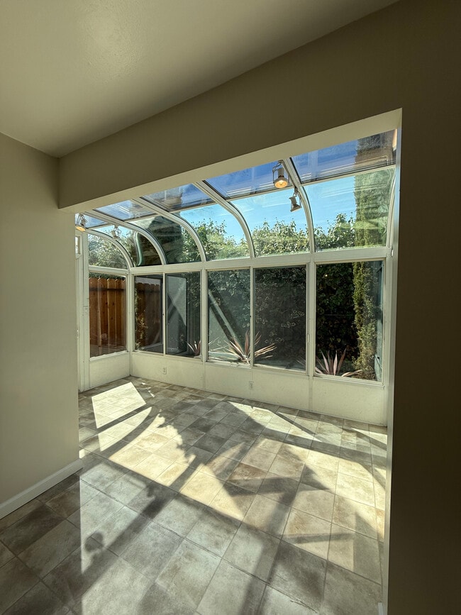 Building Photo - 223 Mendocino St