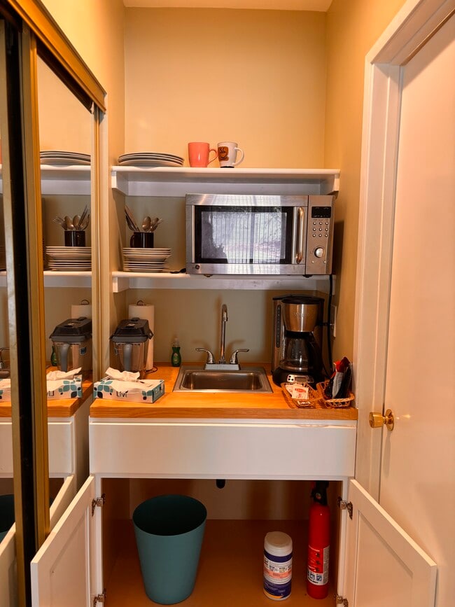 Building Photo - 24301 Bessemer St