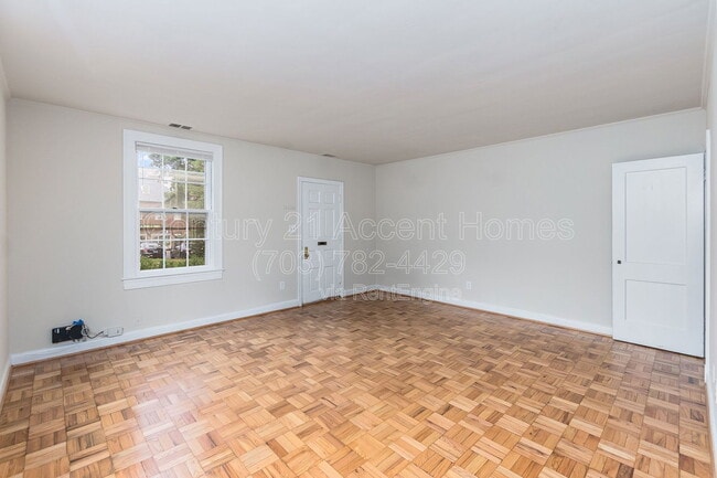 Building Photo - 1020 S Barton St
