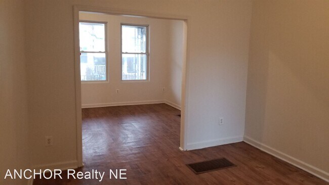 Building Photo - 3 br, 1 bath House - 232 E Garrett St
