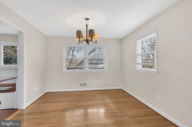 Foto del edificio - 1719 Linwood Pl