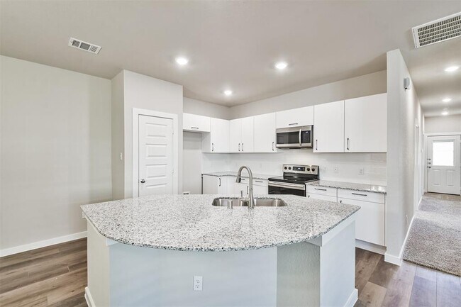 Foto del edificio - 9906 Grosbeak Ln