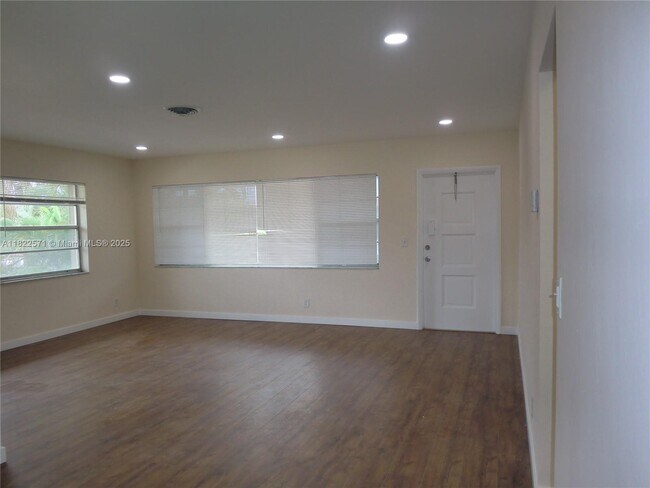 Foto del edificio - 1643 Wiley St