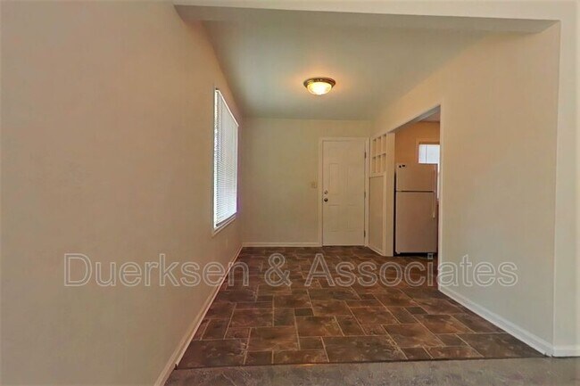 Foto del edificio - 2012 NW Tyler Ave
