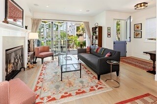 Gorgeous Living rm open to out door large patio - 514 Fernleaf Ave