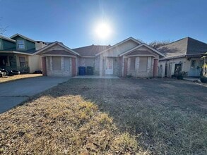 Building Photo - 404 Venado Ct