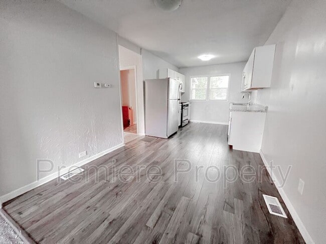 Building Photo - 6721 W 76th St