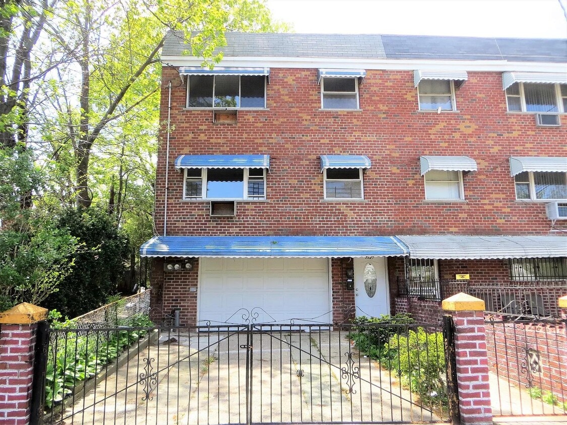 Primary Photo - 3521 Tiemann Ave