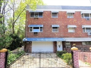 Building Photo - 3521 Tiemann Ave