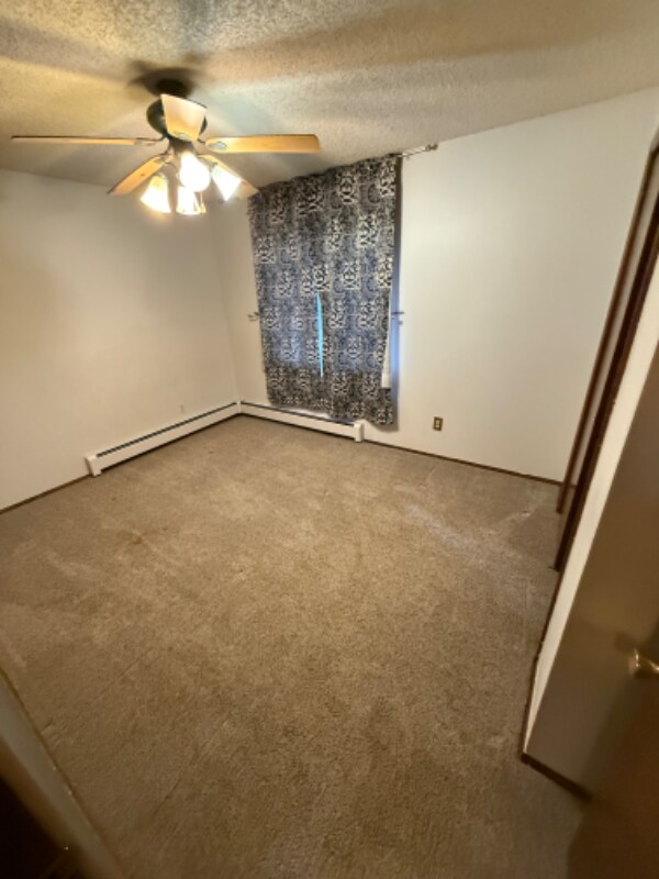 Foto del edificio - 450 Elm Ave