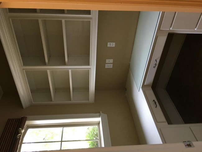 Building Photo - 804 Beaumont Dr