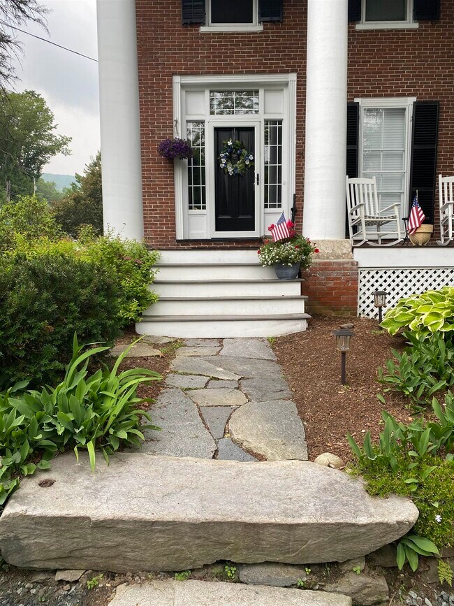 Foto del edificio - 36 Happy Valley Rd