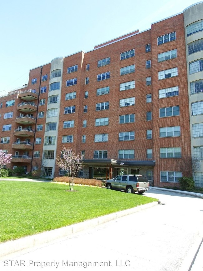 Building Photo - 3601 Greenway