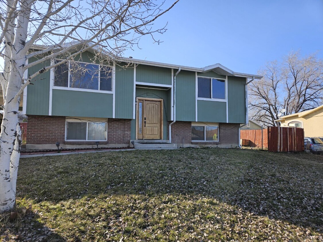 5716 S Sarah Jane Dr, Kearns, UT 84118 House Rental in Kearns, UT