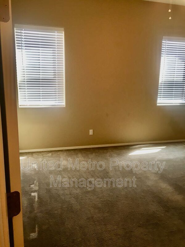 Foto del edificio - 6065 Haskins Ct