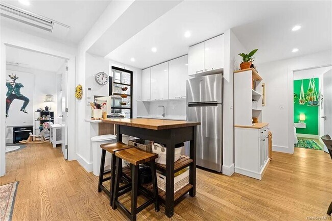 Foto del edificio - 61 Martense St