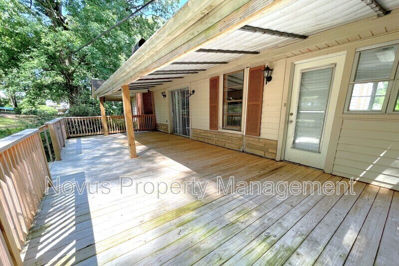 Primary Photo - 120 Watson St