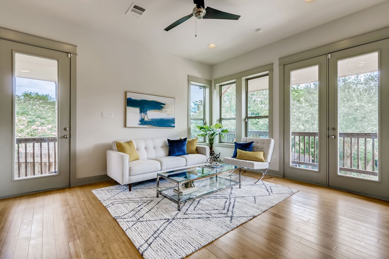 Foto principal - 2709 E 13th St