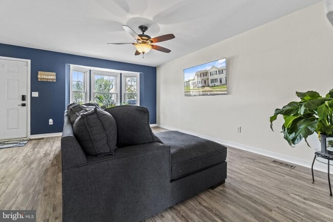Building Photo - 310 Crescent Blvd