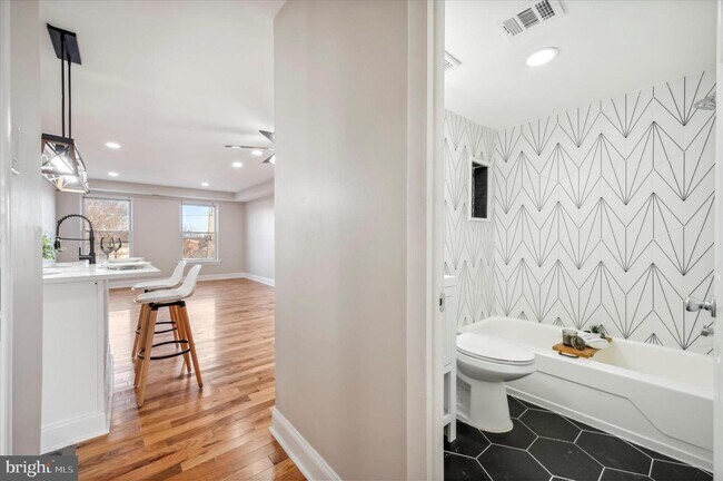 Building Photo - 2626 ISLAND