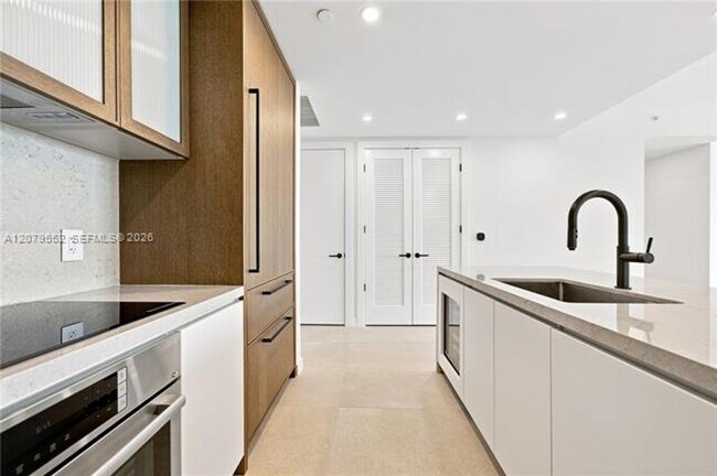 Foto del edificio - 2200 Brickell Ave