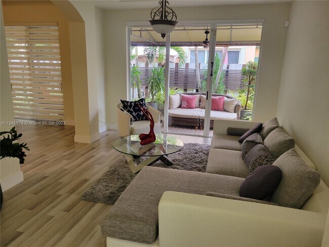 Foto del edificio - 8306 NW 143rd Terrace