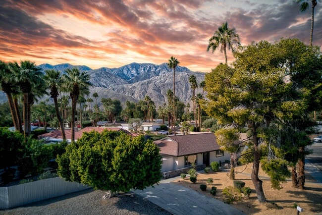 Building Photo - 1111 S San Joaquin Dr