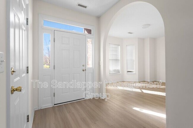 Foto del edificio - 5078 Weatherstone Rd