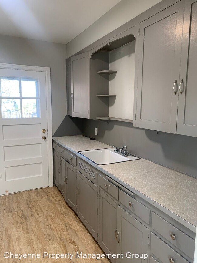 Foto del edificio - 2 br, 1 bath House - 1614 E 17th St