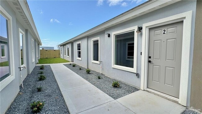 Building Photo - 21 Northwestern Ave