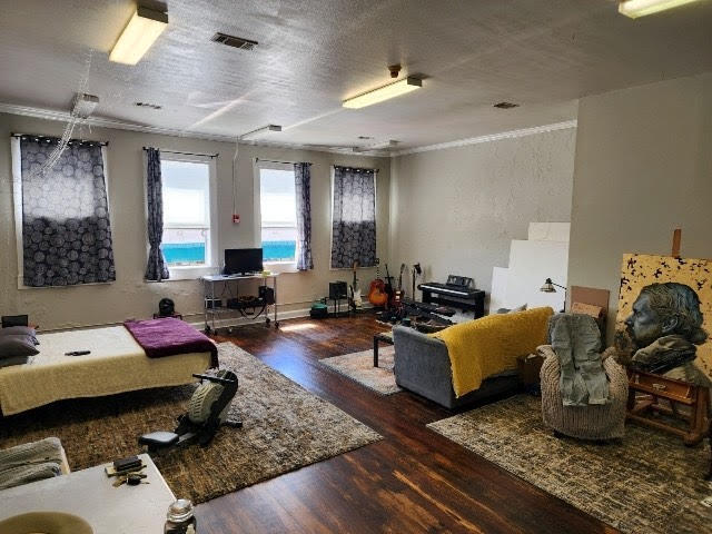 Furnishing Example - 609 W Main St