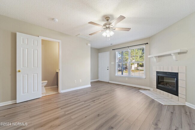 Building Photo - 957 W Pueblo Dr