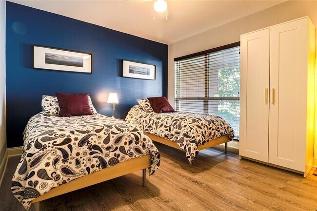 Foto del edificio - 4724 Post Oak Timber Dr